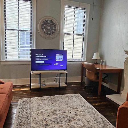 Mins From Downtown & Dining, Dauphin Darling 2 Apartman Mobile Kültér fotó