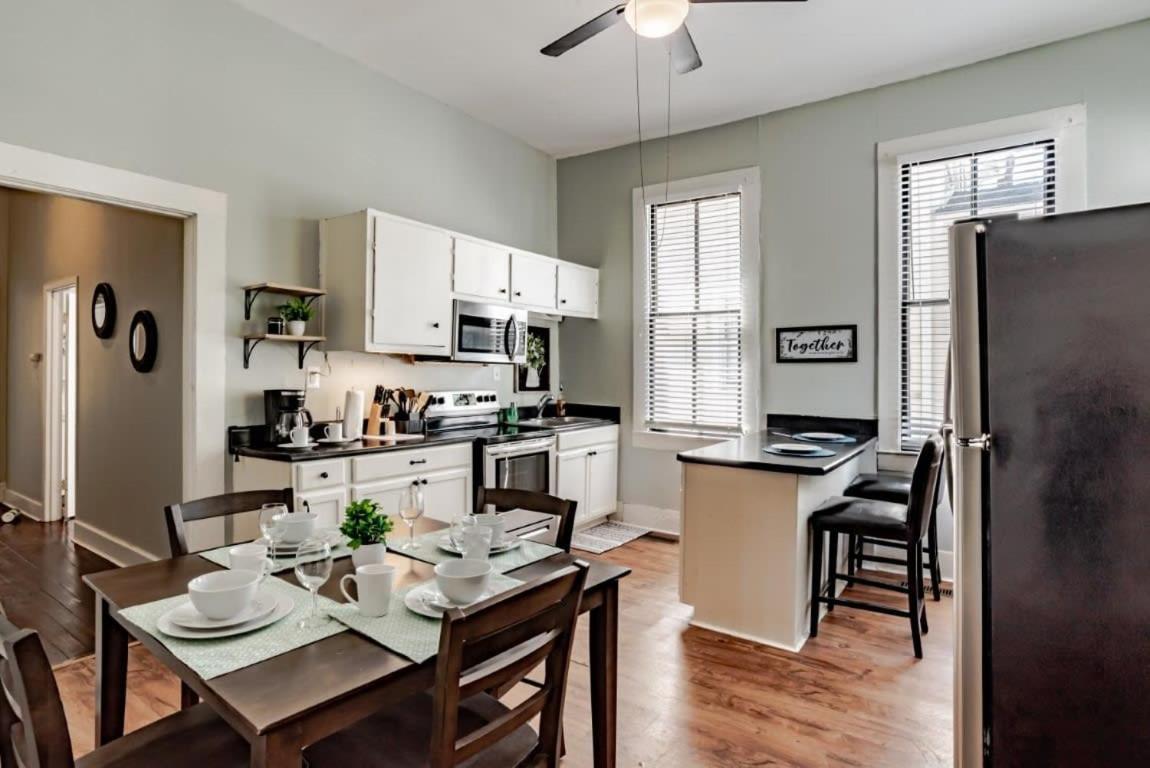 Mins From Downtown & Dining, Dauphin Darling 2 Apartman Mobile Kültér fotó