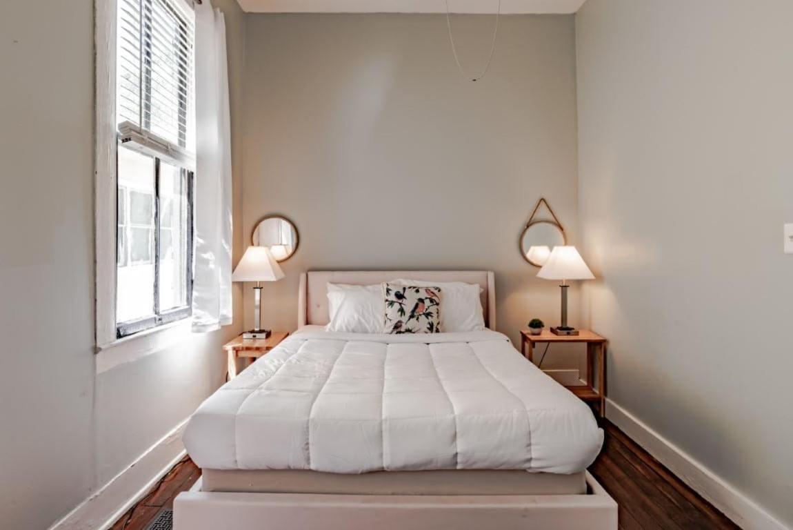 Mins From Downtown & Dining, Dauphin Darling 2 Apartman Mobile Kültér fotó