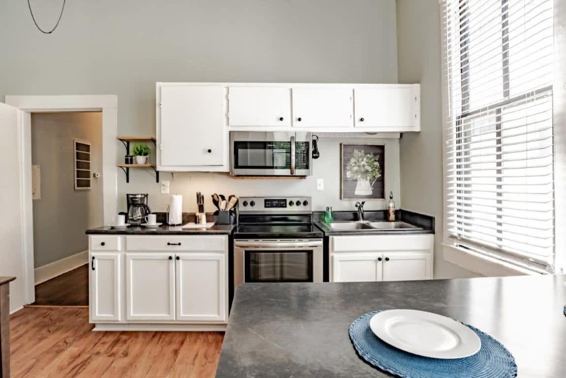 Mins From Downtown & Dining, Dauphin Darling 2 Apartman Mobile Kültér fotó